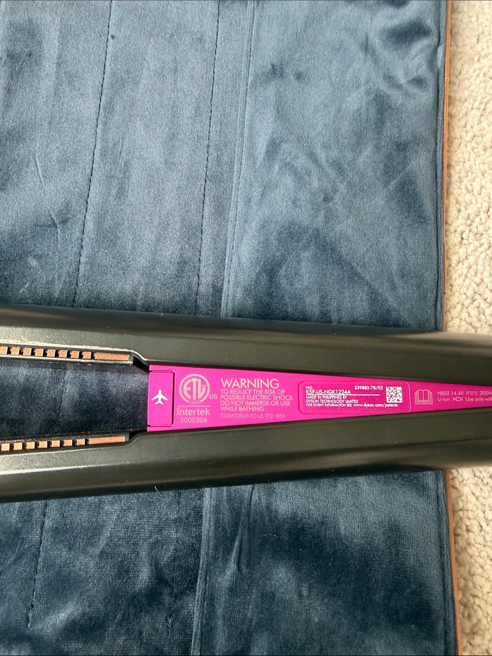 Dyson Coralle Hair Straightener Flat Iron in Black and Fuchsia Charger & Stand - Picture 7 of 7